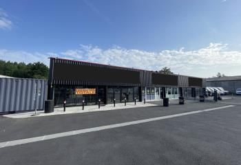 Local commercial à louer Saint-Jean-d'Illac - Avenue commerciale