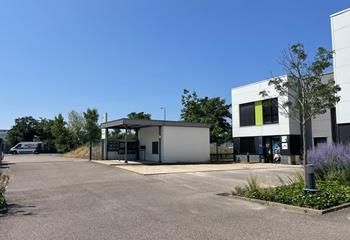 Location local d'activité et bureaux Vaulx-en-Velin - Proximité boulevard urbain Est