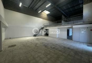 Local d'activité à louer Genas - Proche E15 et bus