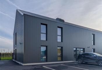 Location bureaux Saint-Malo - Proche gare, bus et accès D137