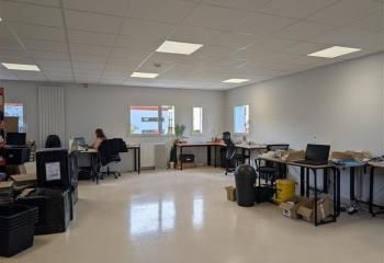 Location bureaux Melesse - Proche D137, bus, gare et aéroport