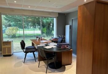 Location bureaux Chanceaux-sur-Choisille - Proche bus et autoroutes