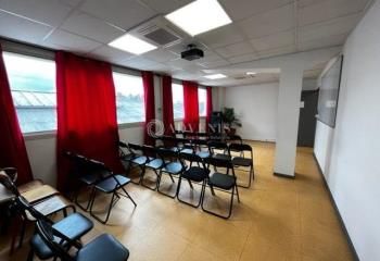 Location bureaux Tours - Centre-ville, proche tramway et bus