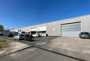 Entrepôt à louer Bordeaux - Proche arrêt de tram Berges de la Garonne