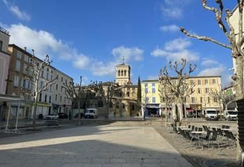 Local commercial à louer Valence - Place principale