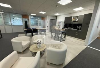 Location bureaux Saint-Priest - Proche A43, Tram T2, Bus 93