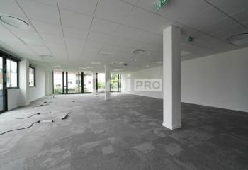 Location bureaux Limonest - Proche A6 et bus