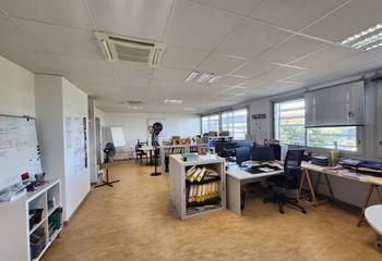 Location bureau Castries - Proche Montpellier et accès PMR