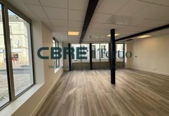 Local commercial à louer Tours centre-ville - Immeuble historique