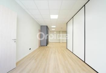 Location bureaux Villeurbanne - Proche métro, bus et périphérique