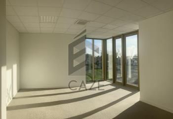 Bureaux à louer Saintes - Proche autoroute A10 et bus