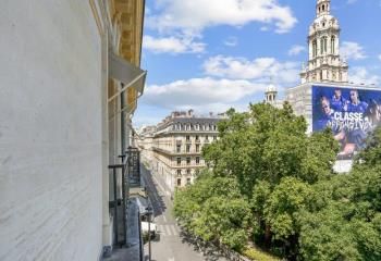 Location bureaux Paris 9 - Proche métro et transports en commun