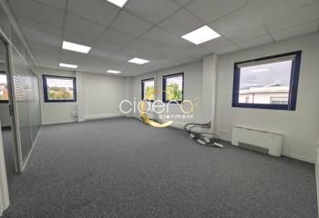 Location bureaux Clermont-Ferrand - Zone Brezet - Proche autoroute et bus