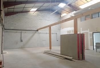 Local commercial à louer Saint-Genis-Laval - Proche transports