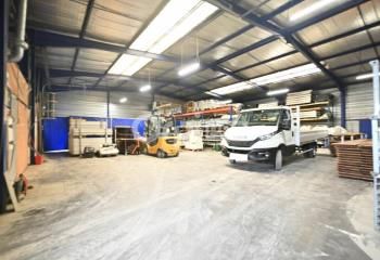 Local d'activité à louer Grenay - Proche A43 et aéroport