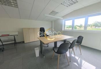 Bureaux à louer Tallende - Proche autoroutes et parking clos