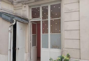 Location bureau Paris 9 - Cour d'immeuble, proche métro