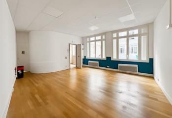 Location bureau Paris 8 - Proche M° Liège et Place de Clichy