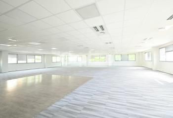 Bureaux à louer Saint-Priest - Proche bus 93 et Parc de Parilly