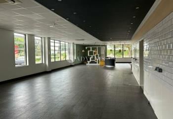 Local commercial à louer Saint-Cyr-sur-Loire - Zone Equatop