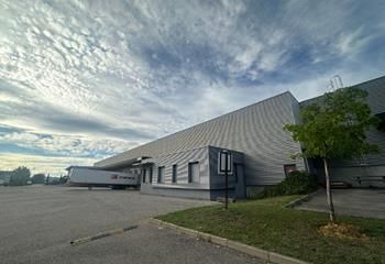 Location entrepôt Saint-Priest - Accès PL et sécurisé