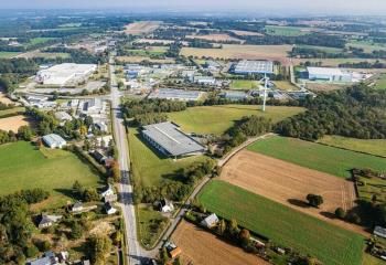 Terrain industriel Bains-sur-Oust - accès gare SNCF et ports