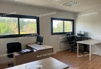 Bureau à louer Plescop - Centre commercial et accès PMR