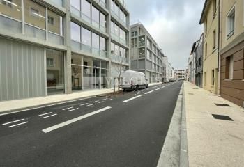 Location bureaux neufs Villeurbanne - Proche transports en commun