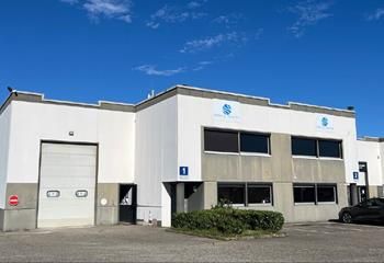 Location locaux d'activité Décines-Charpieu - Parc sécurisé