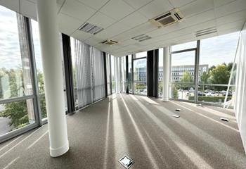 Location bureaux Villeneuve-d'Ascq - Centre de services et parking