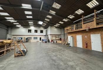 Local d'activité à louer Saint-Pierre-des-Corps - Proche axes principaux