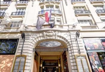 Location boutique Champs-Élysées - Paris 8 - Transports en commun