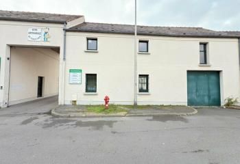 Local d'activité avec bureaux à louer Tremblay-en-France - Proche grands axes