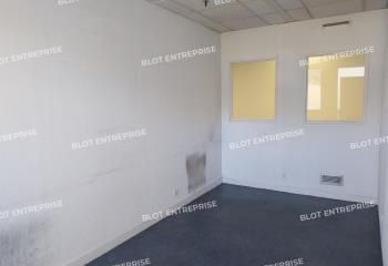 Location bureaux Quimper - Proche D34, bus et stationnement