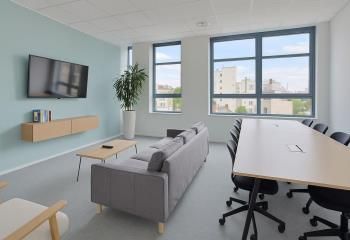 Location bureaux Paris 20 - Proche transports en commun