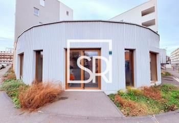 Location bureau Clermont-Ferrand - Quartier Les Salins, proche tram et bus