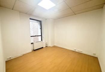 Bureau à louer Paris 17 - Proche métro Porte de Champerret