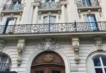 Location bureaux Paris 9 - Proche Métro et Gare Saint-Lazare