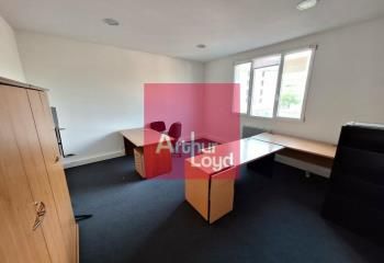 Bureau à louer Clermont-Ferrand - Proche transports en commun