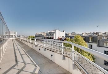 Location bureaux Paris 17 - Proche Métro Place de Clichy et RER C