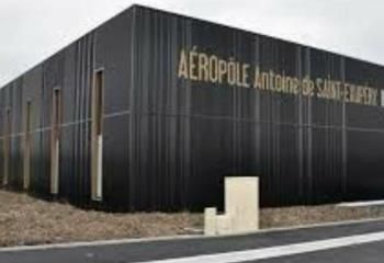 Terrain aéronautique à louer Jonzac - Aérodrome et axes routiers