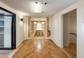 Location bureaux Paris 8 - Triangle d'Or - Proche Métro Alma-Marceau