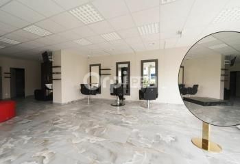 Local commercial à louer La Verpillière - Proche bus