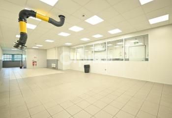 Local d'activité à louer Villefontaine - Proximité A43