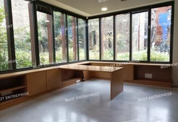 Location bureaux Nantes centre - Proche bus et gare SNCF
