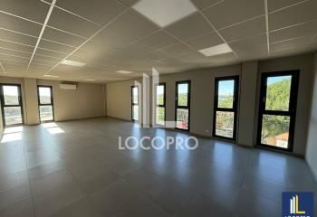 Location bureau Fréjus - Proche autoroute A8 et stationnement