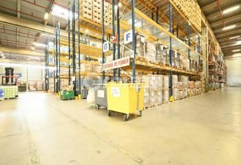 Entrepôt à louer Mions - Proche A46 - 4200 m² divisibles