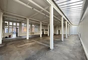 Bureaux à louer Paris 11 - Immeuble industriel de bureaux
