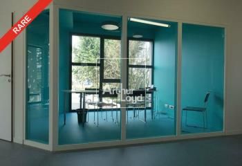 Location bureaux Combs-la-Ville - Proche RER et commerces