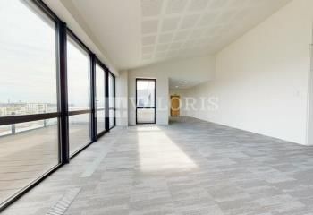 Location bureaux Vénissieux - Proche métro, tramway et périphérique